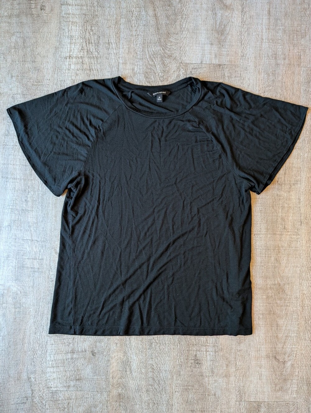Banana Republic Women's Flowy Black Tee - Size M